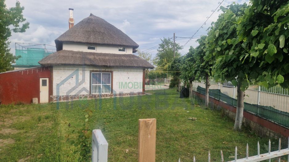 Casă locuibilă și service auto în comuna Deleni, 8 km de orașul Hârlău, 1600 mp teren - Poză 3