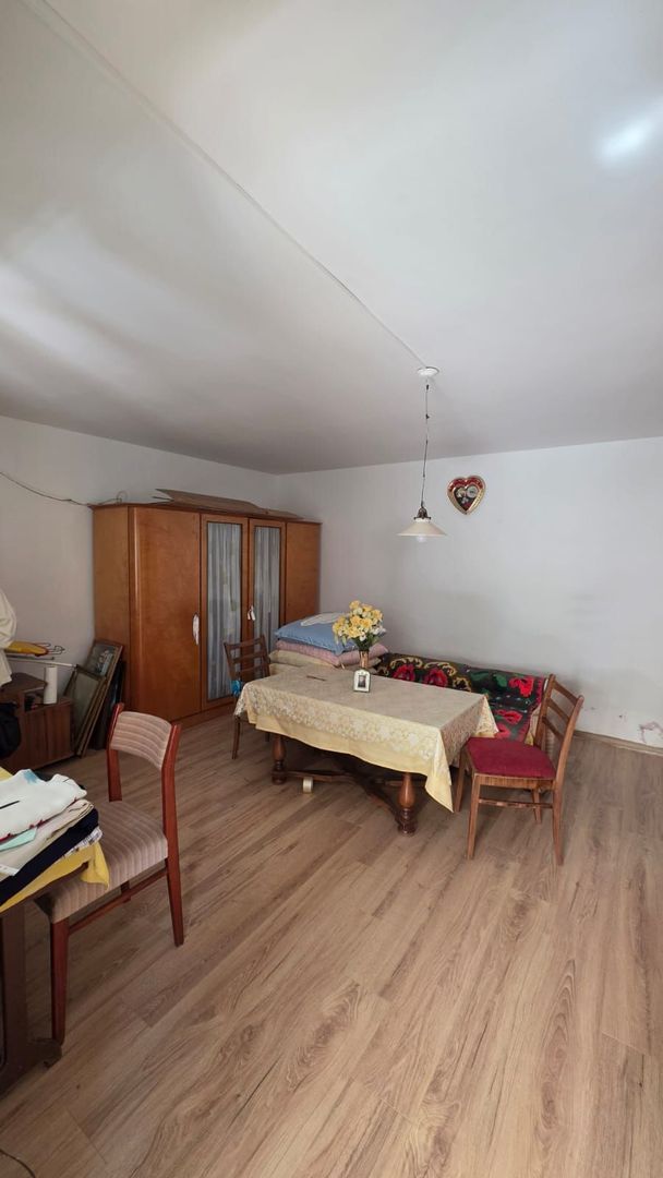 Casa de vanzare in Petresti la 68.000 euro - Poză 1
