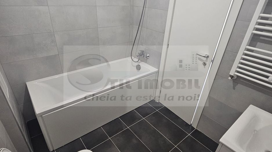 INTABULAT! MUTARE IMEDIATA! Apartament cu 2 camere decomandat Central - Poză 7