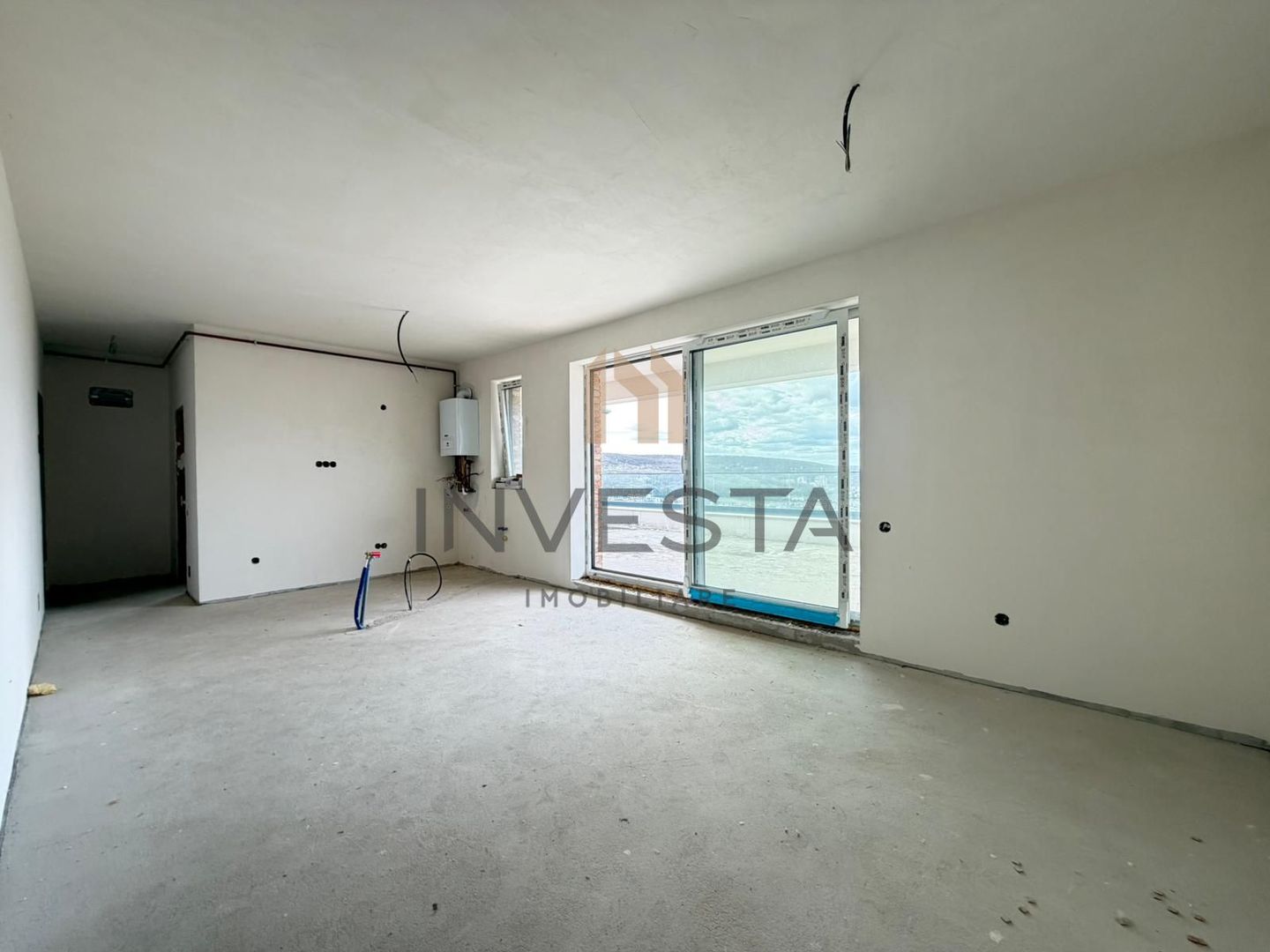 Apartament de vanzare 2 camere si terasa de 60 mp - zona Europa - Poză 2
