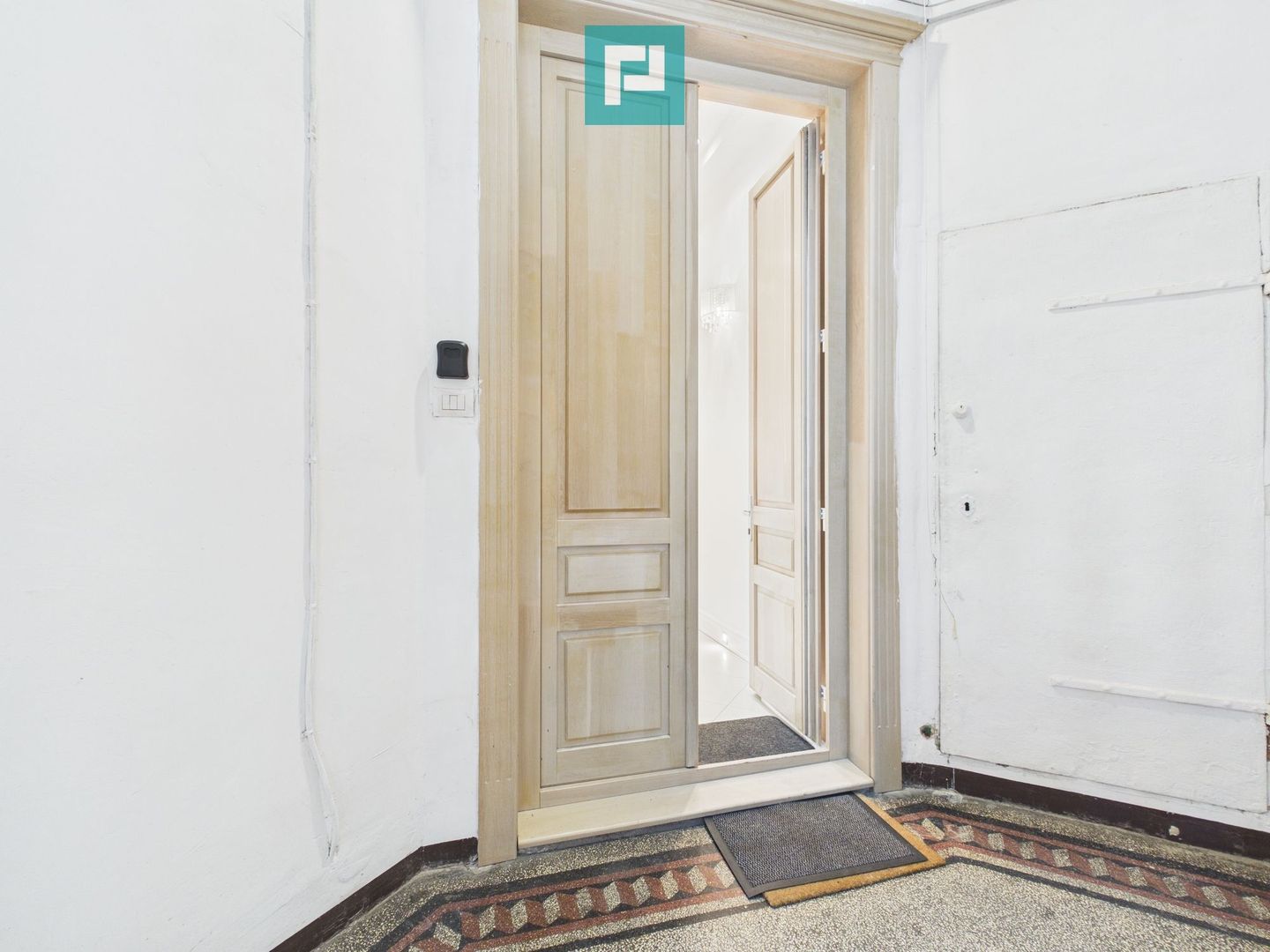 Apartament deosebit în clădire istorică central - Poză 32