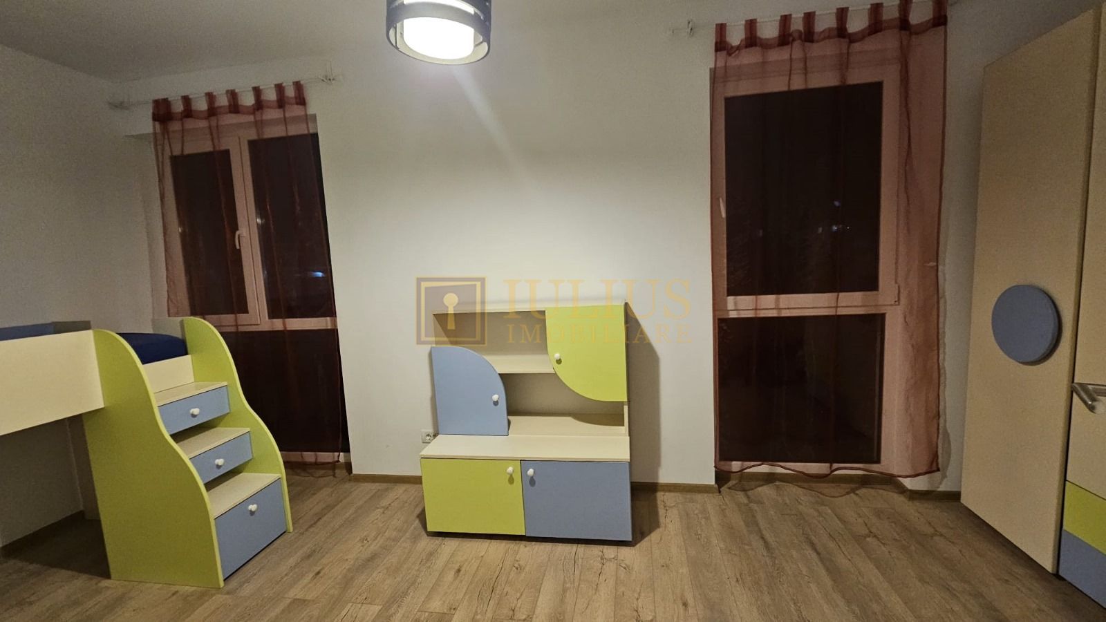 1/2 duplex spatios , spatiu verde generos, locuri de parcare-Mosnita - Poză 17