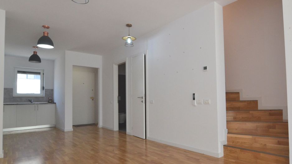 Inchiriem casa insiruita 5 camere partial mobilata - Poză 11