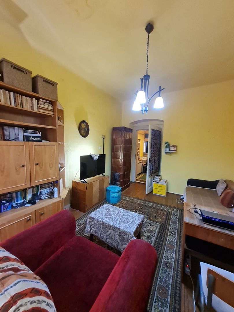 Apartament 2 camere,curte comuna/4 proprietari - Poză 4