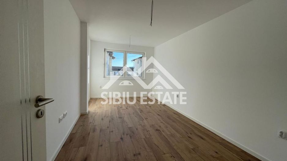 Apartament decomandat cu 2 camere Preț sub media zonei-Selimbar - Poză 3