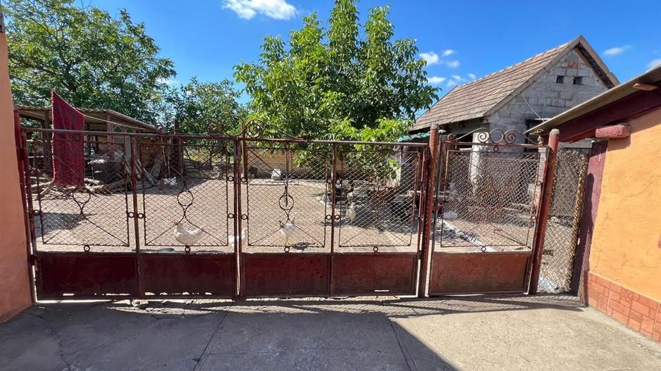 casa individuala Varias apa centrala pe gaz canalizare 1500mp - Poză 3