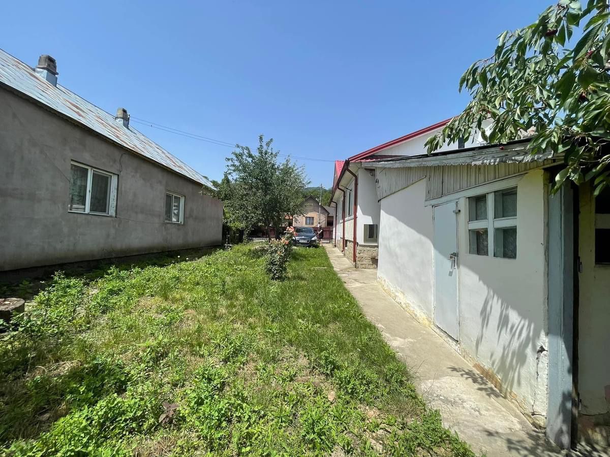 Se vinde casa si teren,  intravilan Tulnici/VN - Poză 2