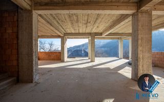 Pensiune/Vilă la roșu P+E+M în Sărata - Poză 13