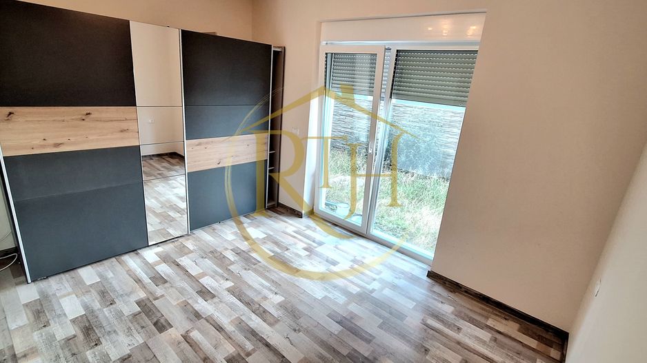 Oferim spre vanzare apartament 2 camere, 60 mp curte, Giroc, 0% Comision - Poză 8