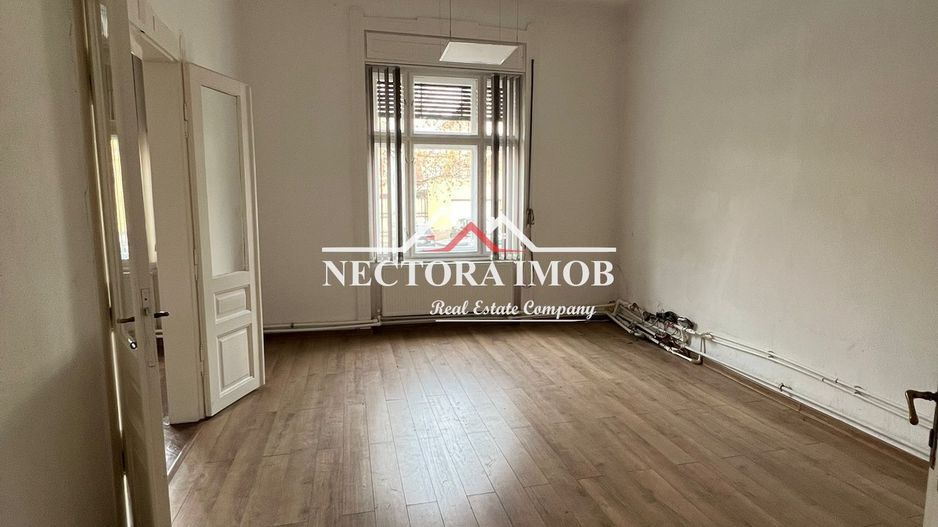 NECTORA IMOB-Apartament 3 cam. la casa, Ultracentral,121mp+128mp teren - Poză 2