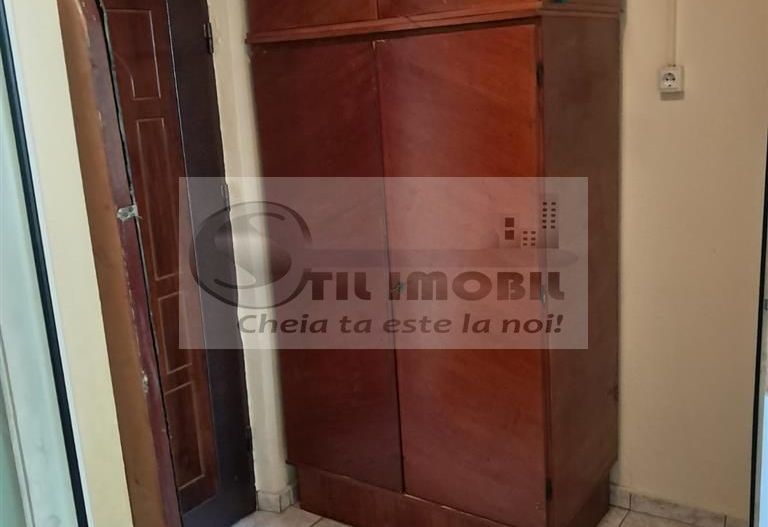 Apartament 2 camere Semidecomandat mobilat utilat zona Tatarasi Nord 85000 euro - Poză 13