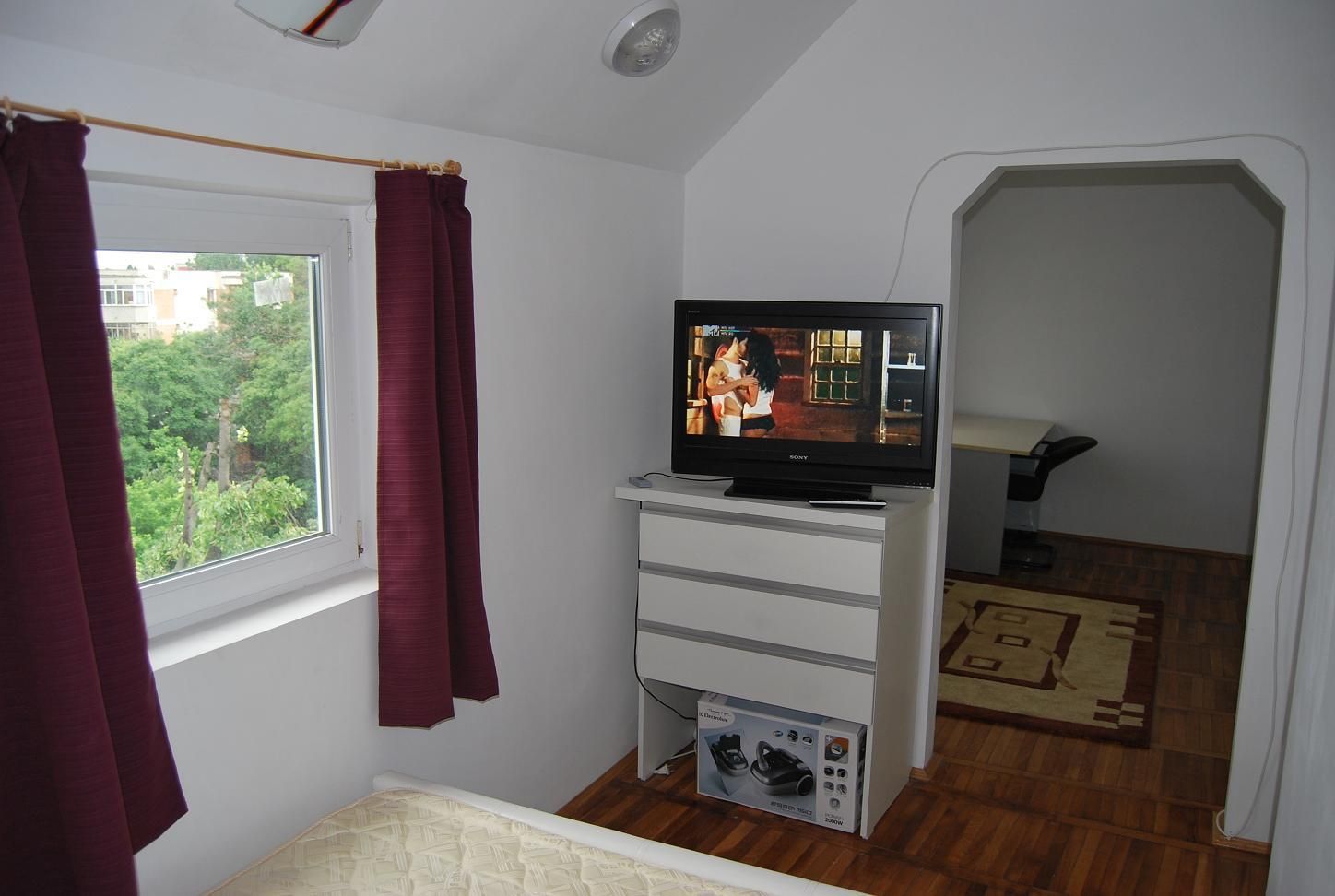 2 camere| DOROBANTI-RADU BELLER - Poză 4