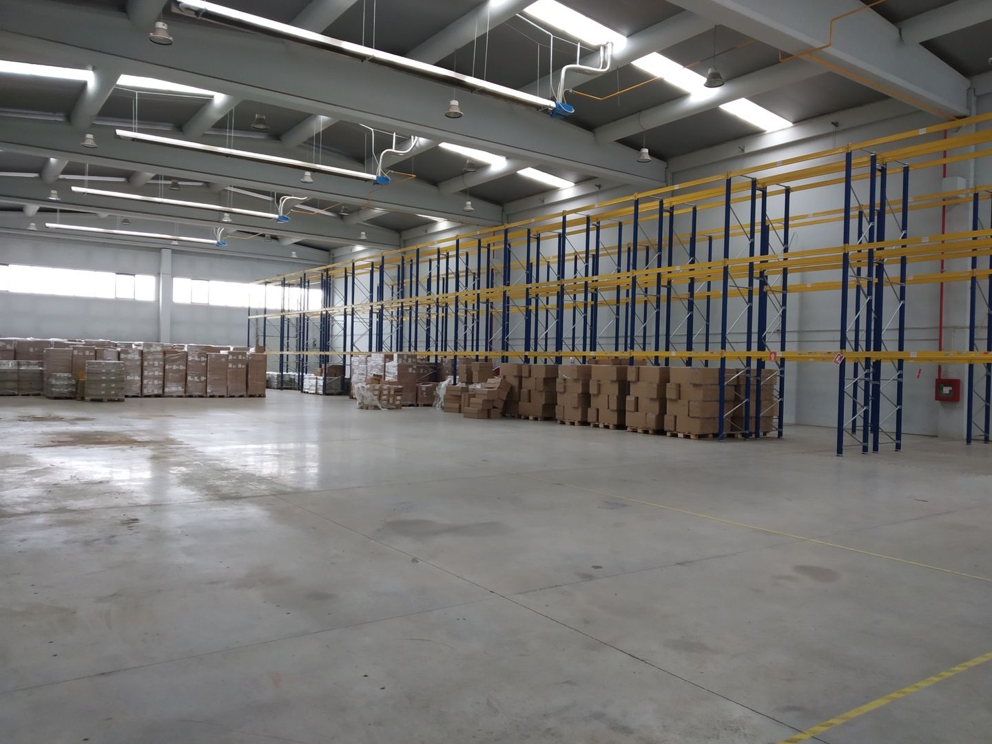 Hala  1370 mp zona C. Sagului - Poză 1