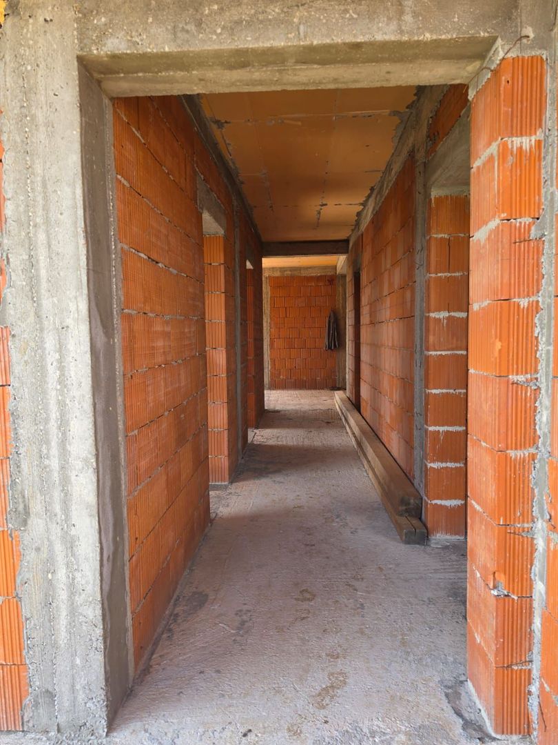 Casă la roșu în localitatea Cheriu - Poză 7