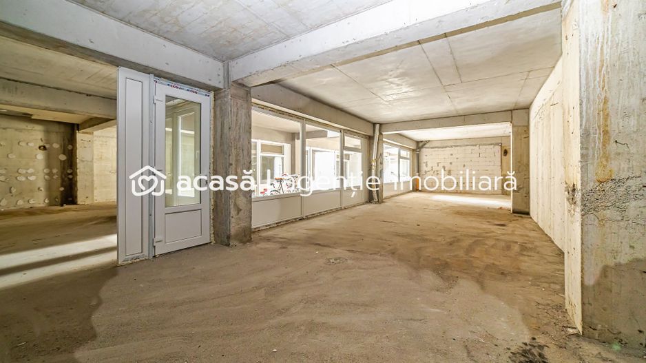 Spațiu comercial amplu și versatil - Poză 2