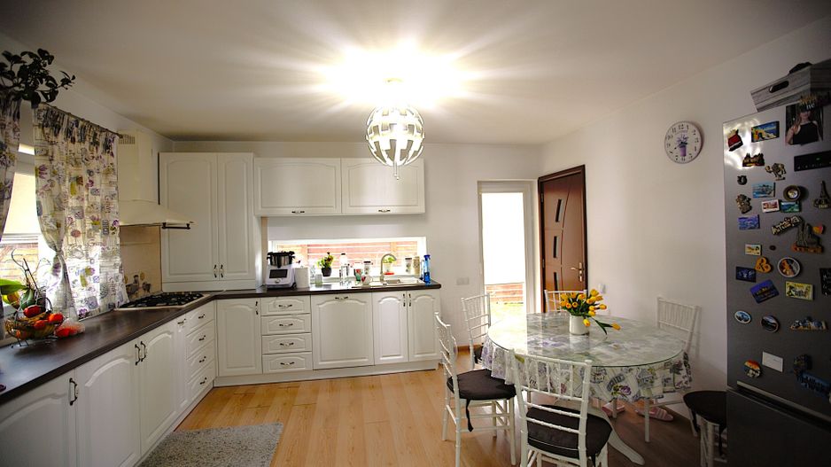 Vila moderna, Izvor - Poză 2