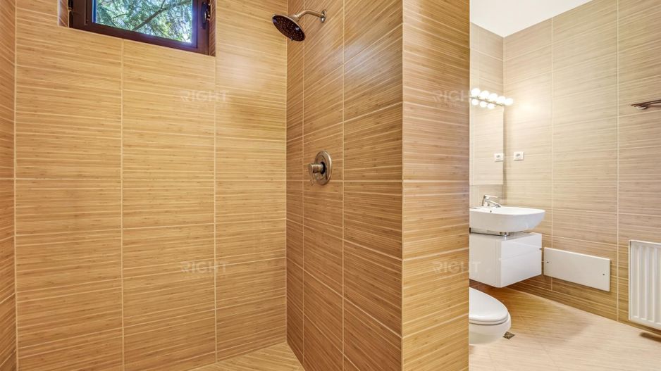 Casa pe 3 niveluri | Terasa cu priveliste | 3 parcari | Pozitie centrala - Poză 28