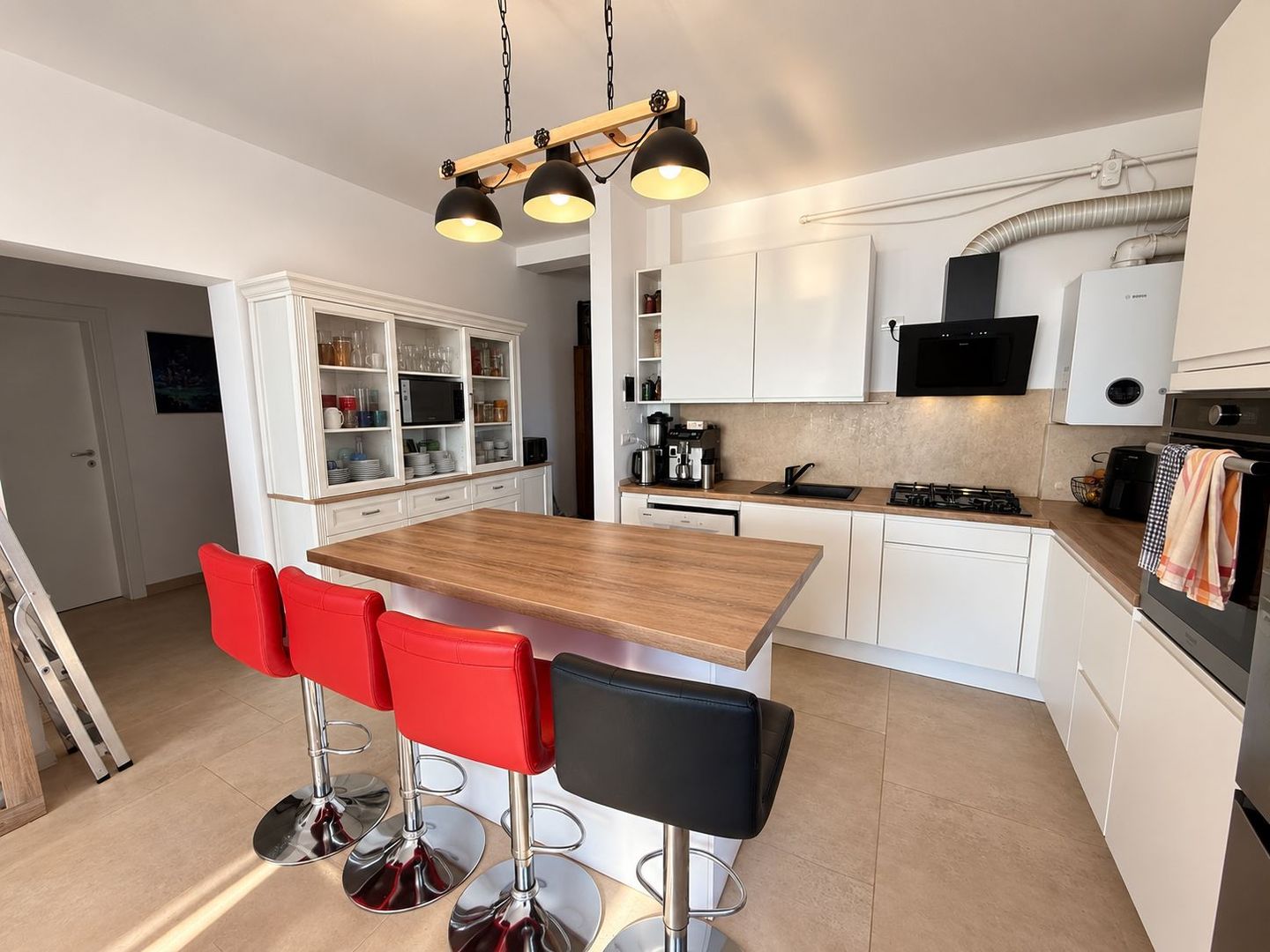 Dumbrăvița | 3 Camere | 76,6 mp | Grădină 46.5 mp | 2 Băi | Dressing | 2 Parcari - Poză 5