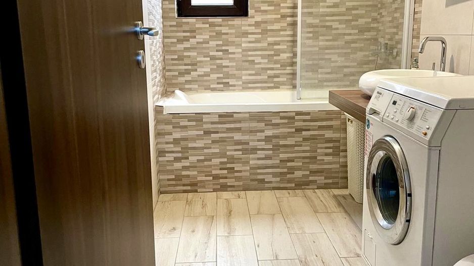 APARTAMENT IN VILA - Poză 9