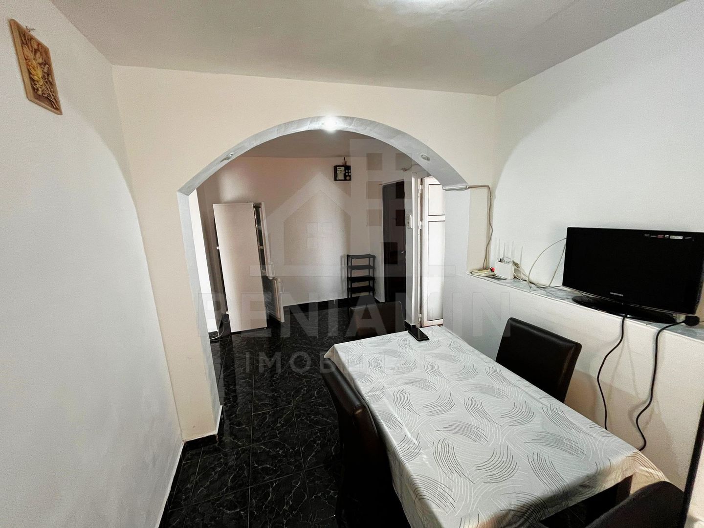 Apartament-2 Camere-Decomandat-Etajul 2-Mobilat-Utilat-CV9-Catedrala - Poză 4