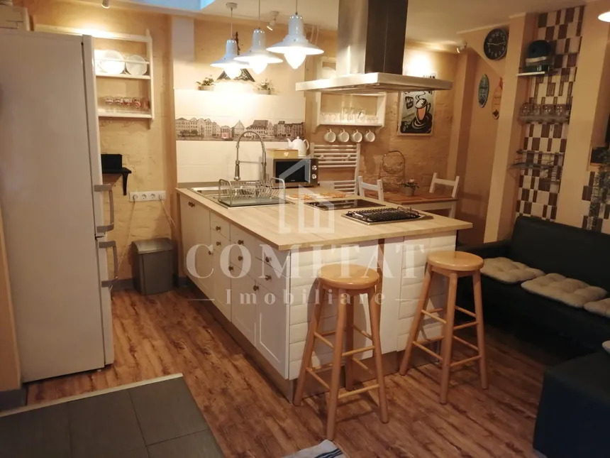 Apartament cu 3 camere | Zona Facultății de Litere — fotografia 1