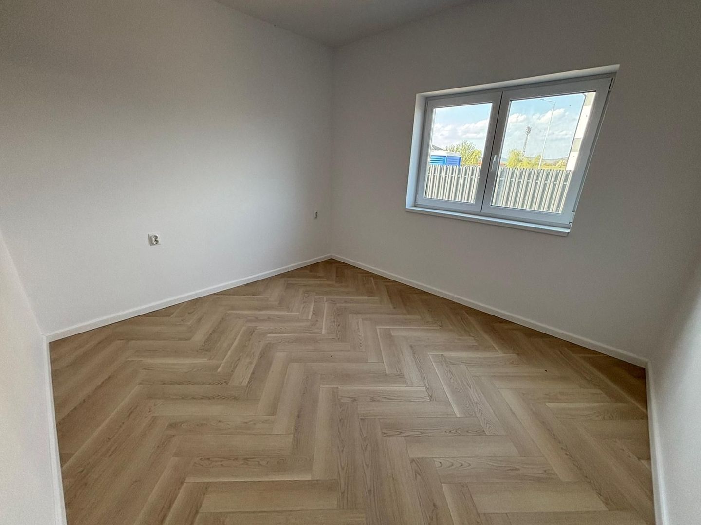 Apartament 2 camere decomandat, baie cu geam - Zona Unirii, Selimbar - Poză 5
