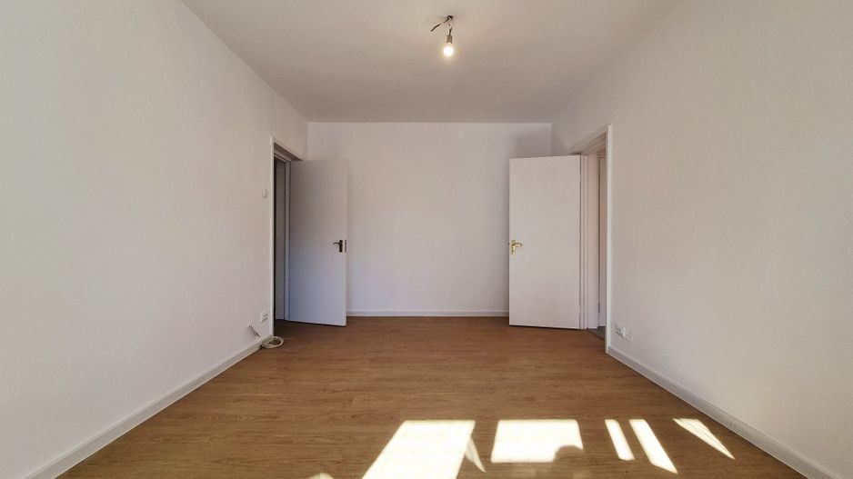 MILITARI LUJERULUI METROU 2 Camere Etaj 2din4 Bloc Reabilitat Termic - Poză 4