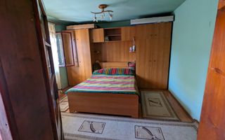Casă 4 camere ,curte 745mp cu garaj , zonă semicentrală - Poză 9
