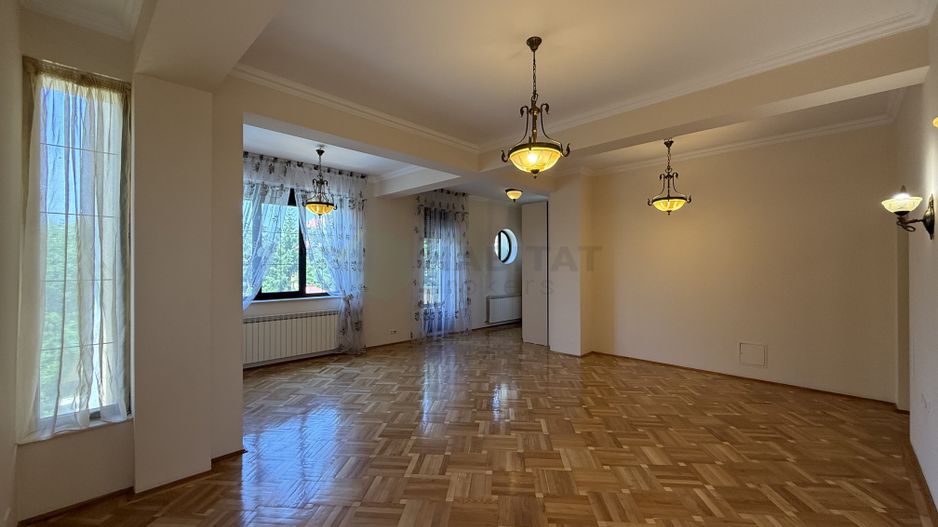 Vila 9 camere cu piscina si teren de 1.000 mp - Poză 17