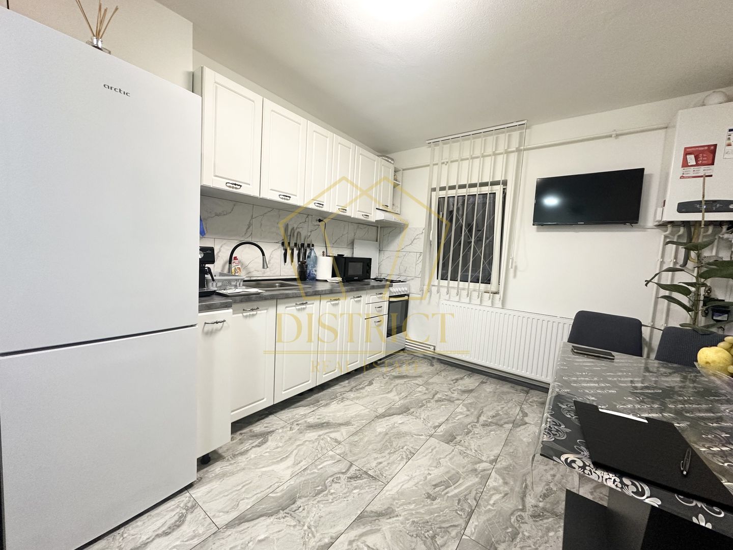 Apartament deosebit cu 2 camere | Zona Sagului | Parter - Poză 9