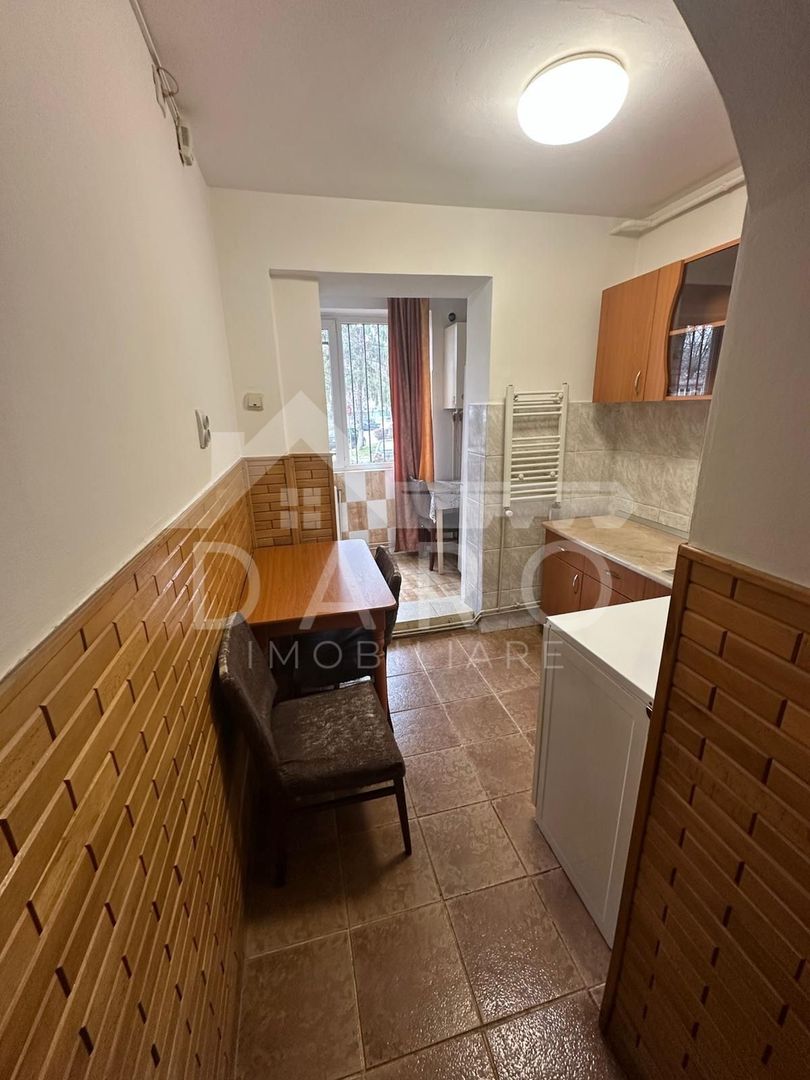 🏠 Ocazie! Apartament 2 camere cu balcon închis - Poză 1