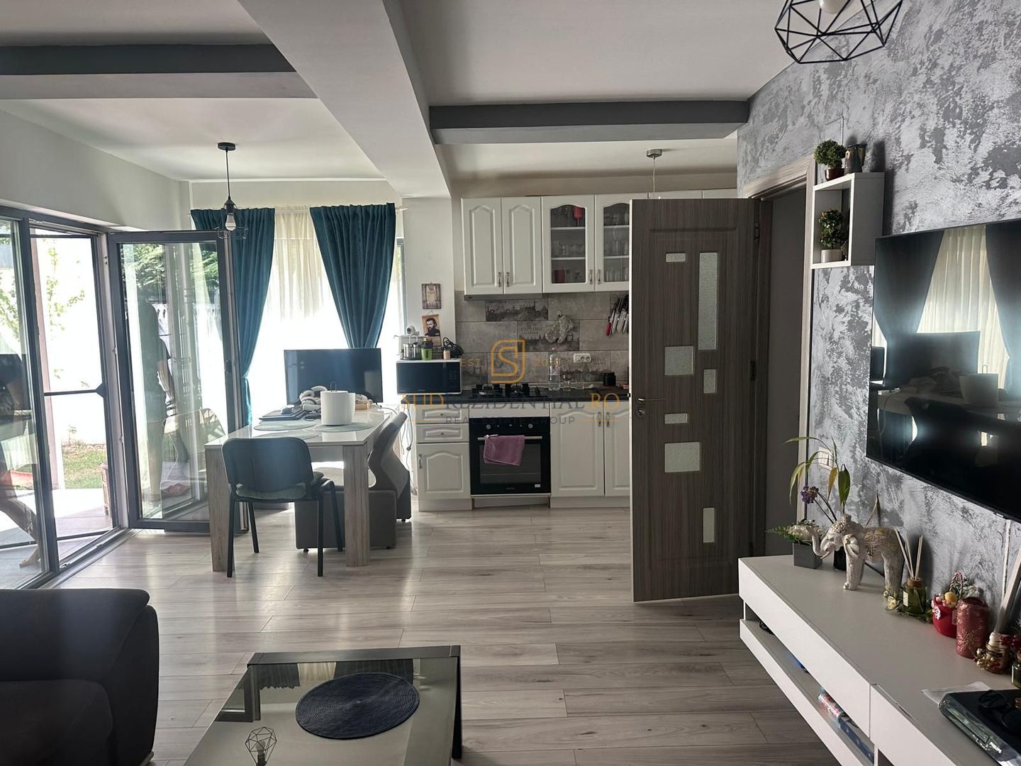 Vila tip duplex, P+1, Com.Berceni, Str. Oituz, mobilata si utilata - Poză 3