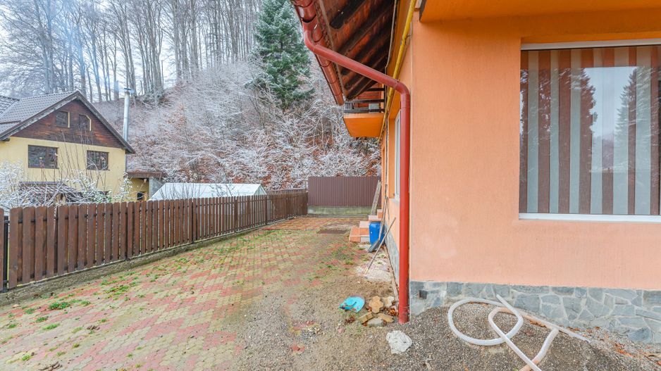 Casa individuala in Dambul Morii cu vedere spre Piatra Mare - Poză 19