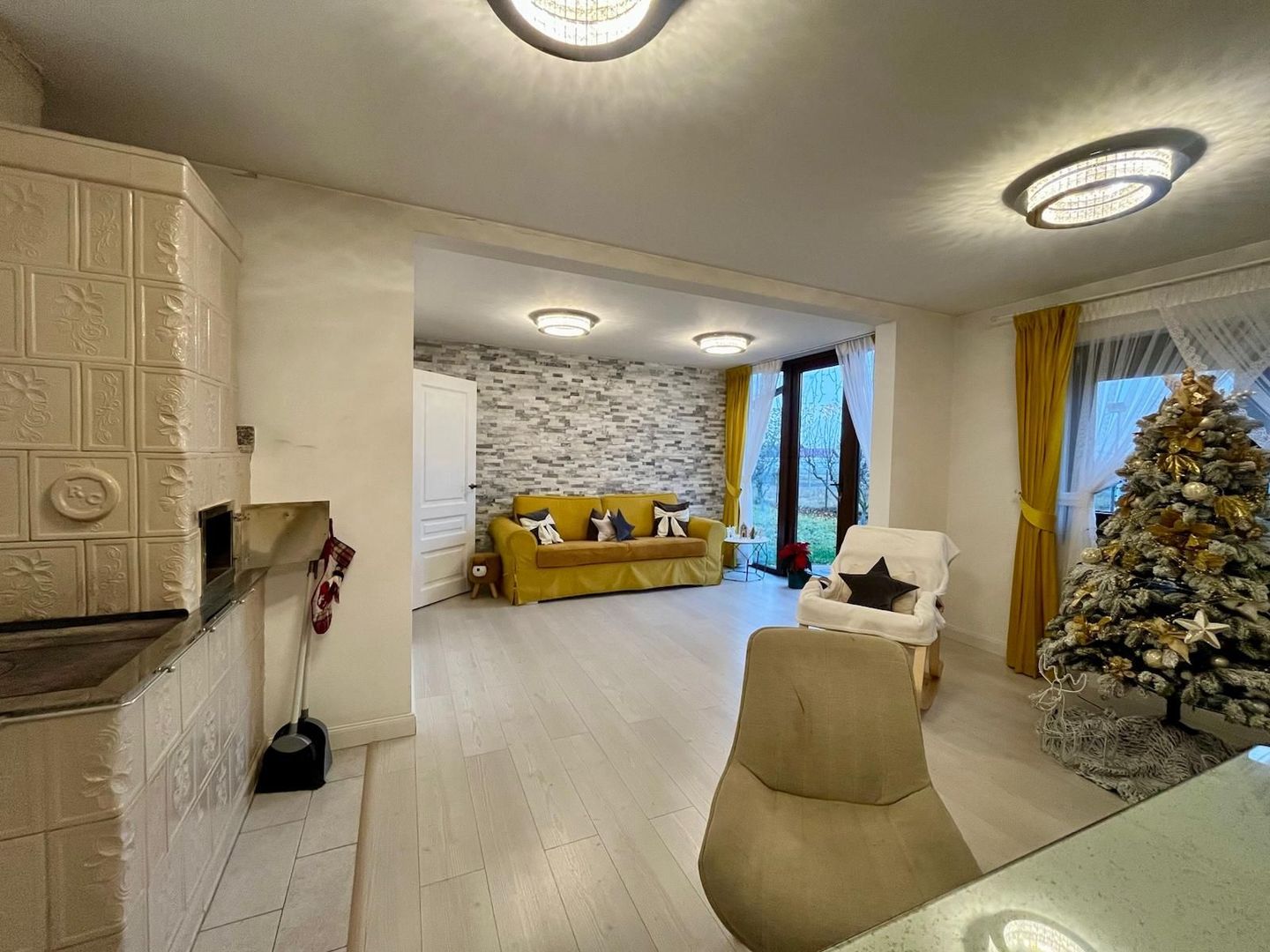 CASA COMPLET UTILATA SI MOBILATA MODERN CU GRADINA | 1100 MP |MARGINEA - Poză 29