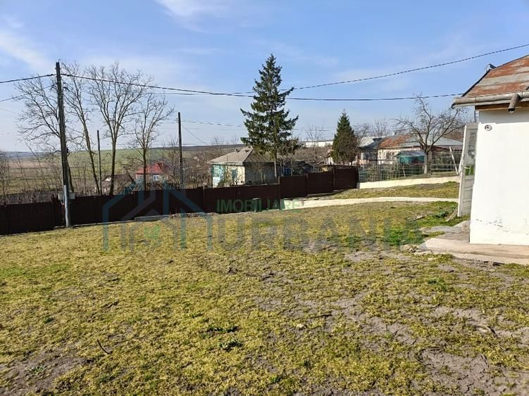 Casă renovată în stil tradițional, Romanesti, Iași – 3 camere, 50 mp utili, teren 3240 mp - Poză 8