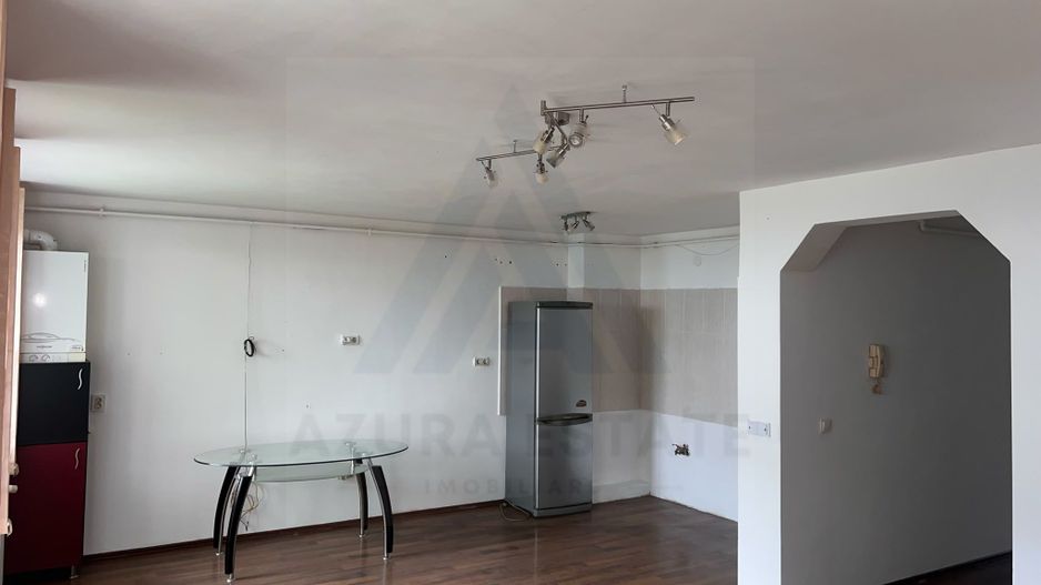 Casă cu 4 camere, curte proprie și 2 balcoane – Șelimbăr - Poză 1