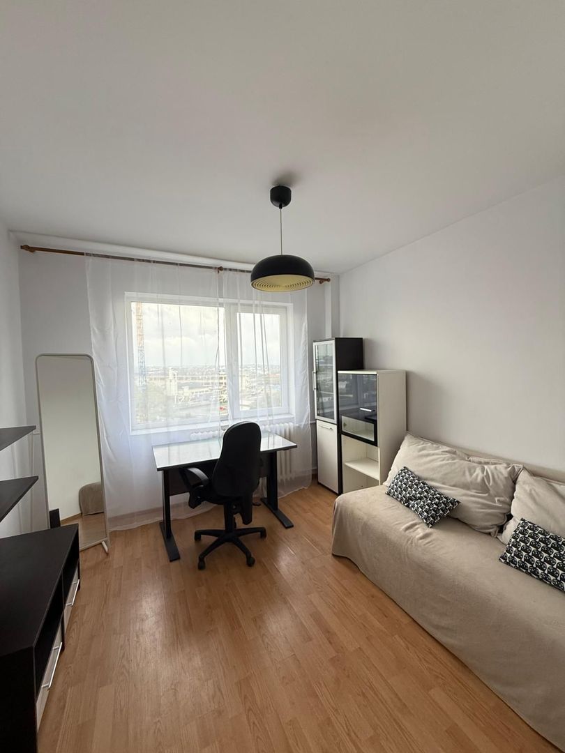 De vânzare 4 camere, spațios, 2 băi, 2 balcoane, lângă Mega Mall - Poză 1