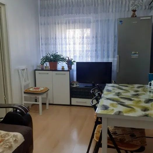 Apartament 3 camere, Micro 40 - Poză 1
