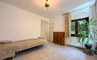 Casa renovata integral | acces auto in curte | Centrala proprie - Poză 15