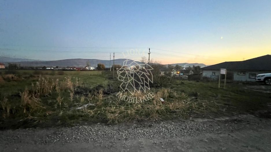 Teren intravilan 1034 mp cu utilitati-ideal casa-Unirea - Poză 1