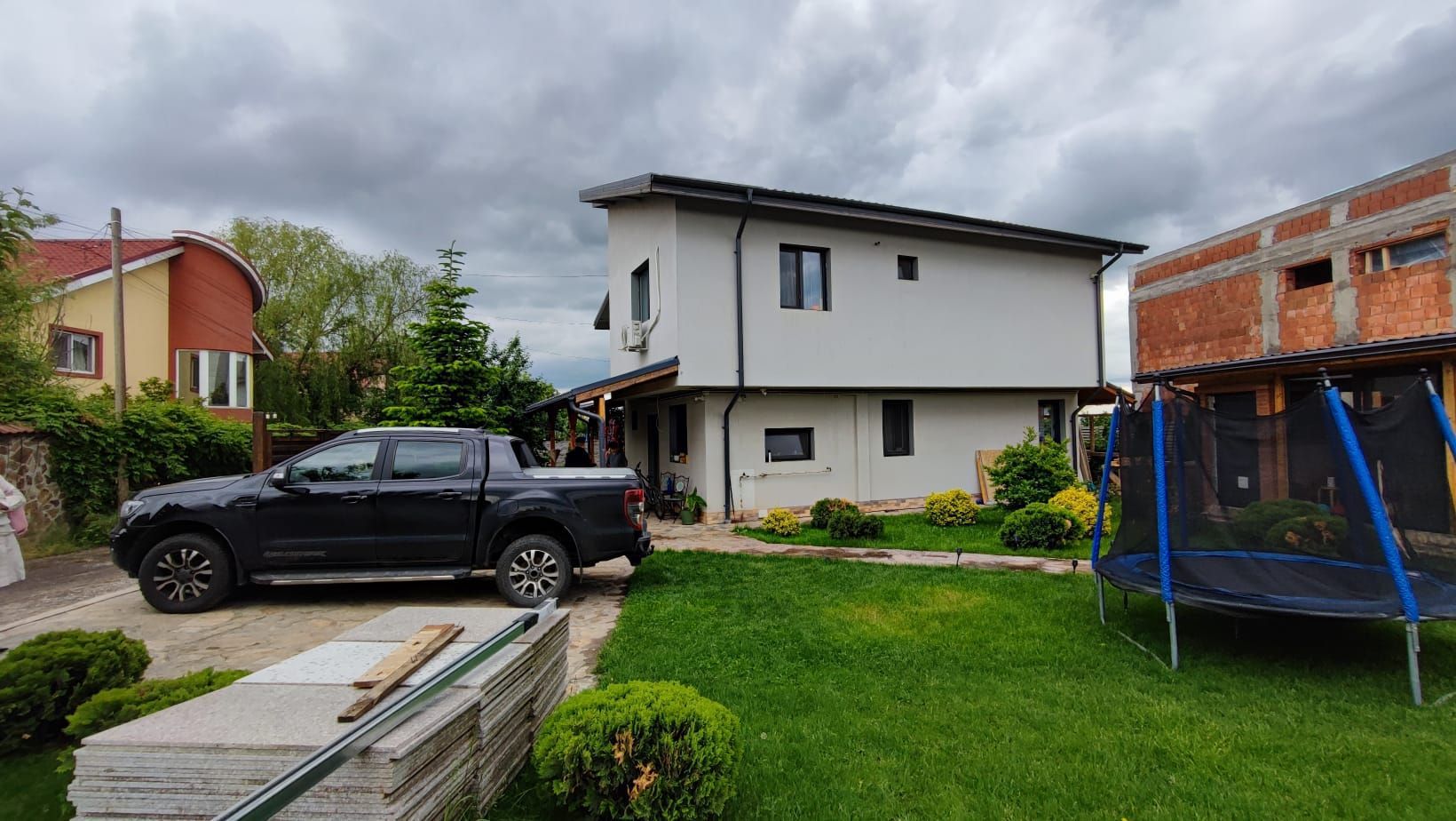 Duplex premium cu curte superb amenajată și anexă 80 mp - Poză 3