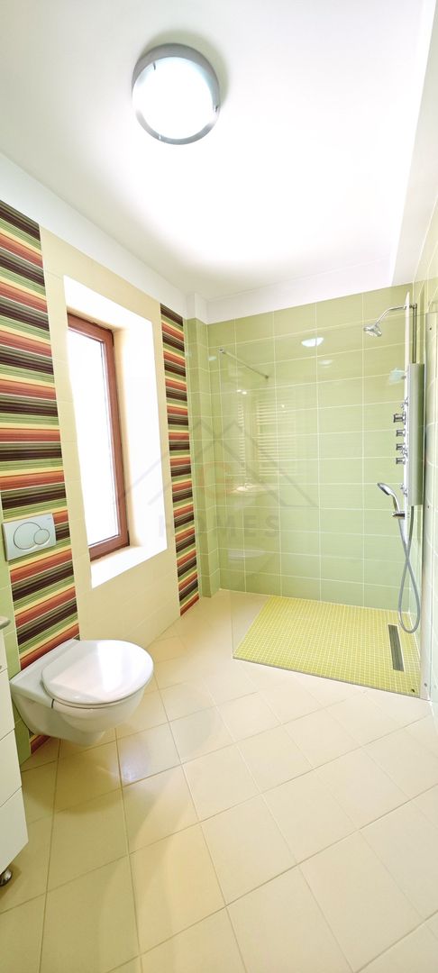 Casa spatioasa. Pretabil si pt. clinica, invatamant, camin varstnici. - Poză 31