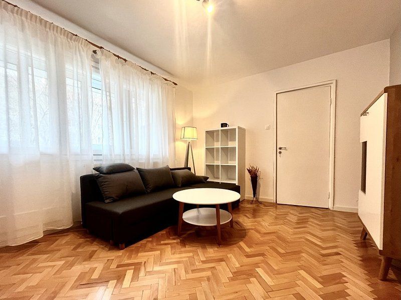 Apartament 3 camere, prima închiriere, elegant si primitor, in Circumvalațiunii - Poză 6