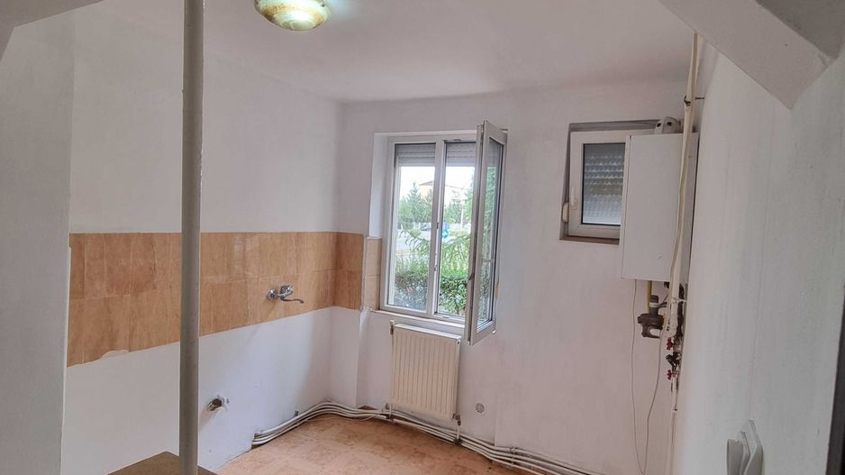 BRASADAS vinde ap cu 2 cam PARTER 42 mp Botizului. - Poză 3