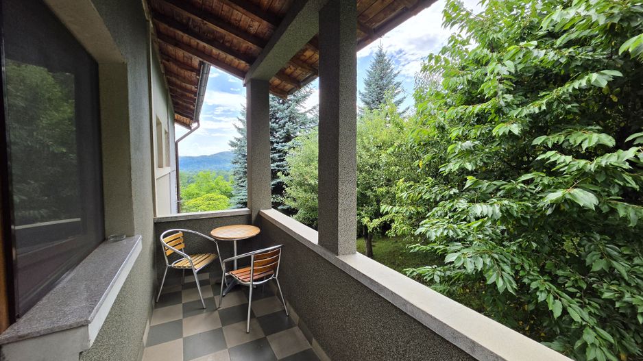 Casă Vilă cu 9 camere și piscină încălzită în localitatea Cornu - Poză 10