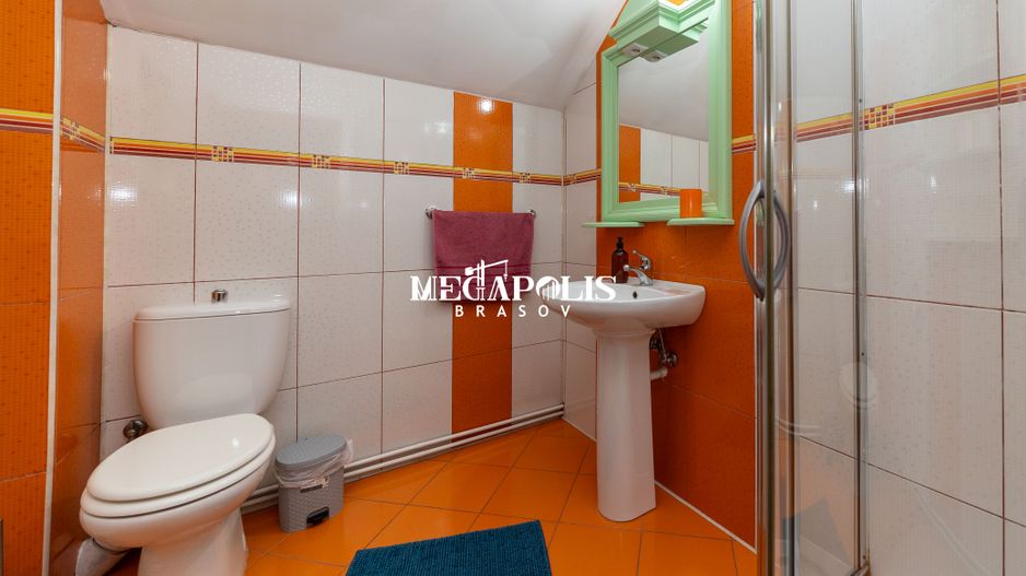 Pensiune de vânzare în Râșnov | 14 camere | 427 mp - Poză 21