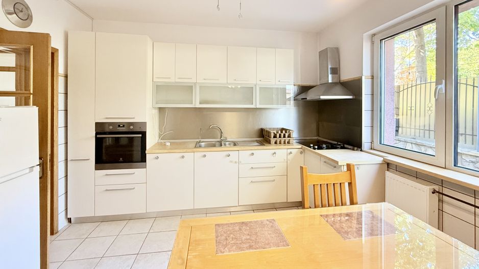 Casă practică, cu curte și parcare, în zona centrală - Parcul Carol - Poză 5