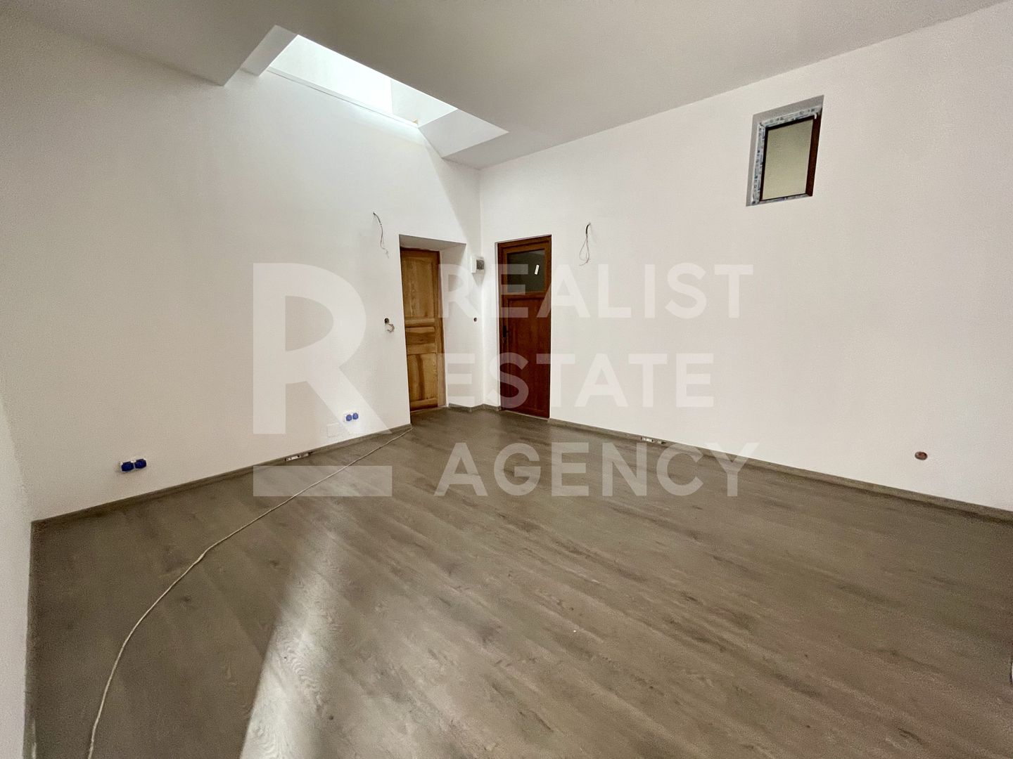 De vânzare – Clădire impresionantă, 11 camere, 9 dormitoare, Păcurari - Poză 18