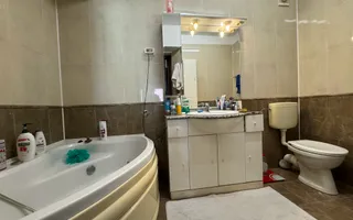 Apartament Elegant de Închiriat – 5 Camere/ 3 Băi, *Arcul de Triumf* - Poză 46