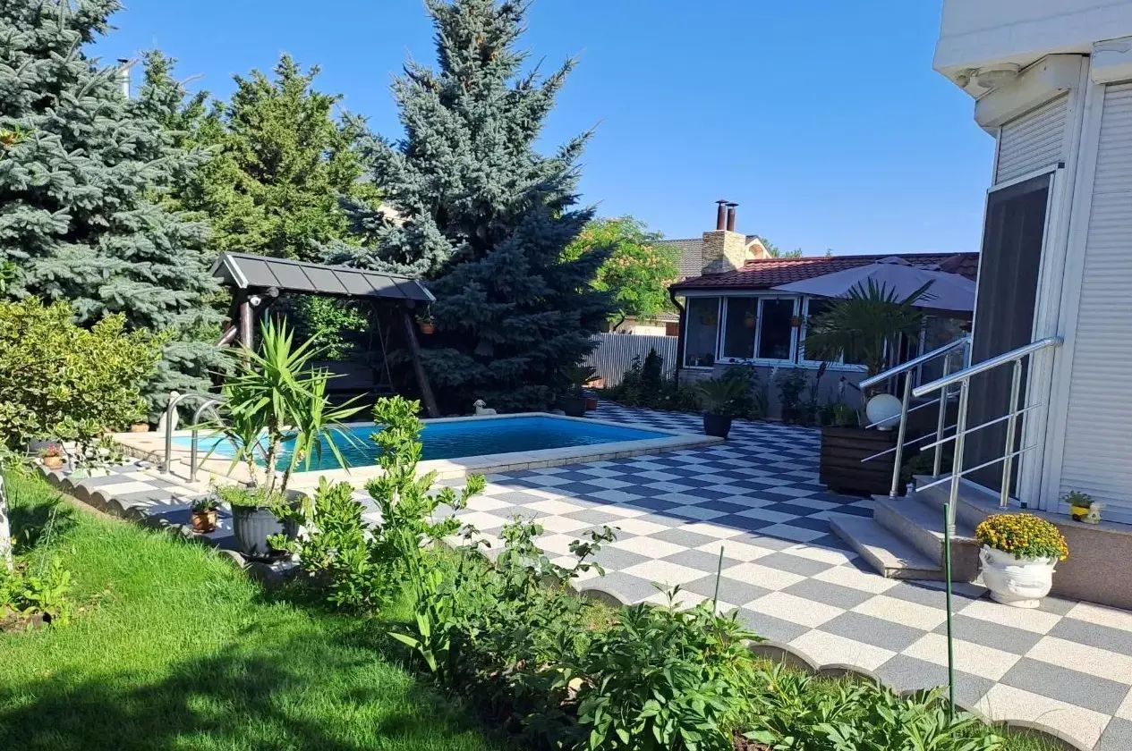 Vila de vanzare zona Metro/Arcasilor - P+1E+M - Poză 4